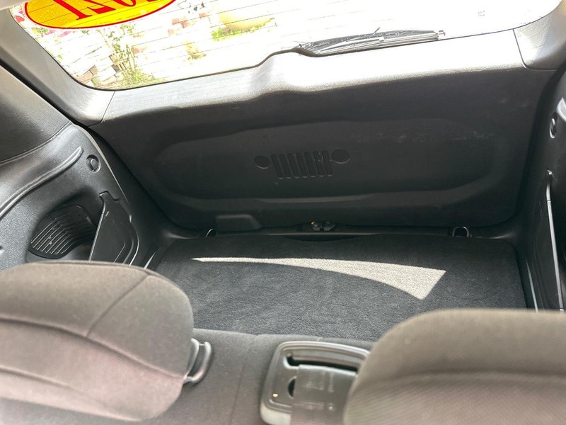Jeep Renegade Vehicle Image 10