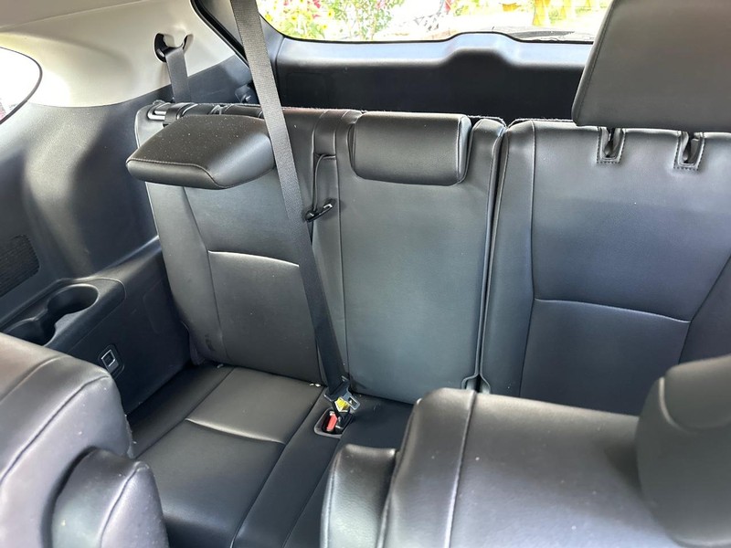 Toyota Highlander Vehicle Image 10