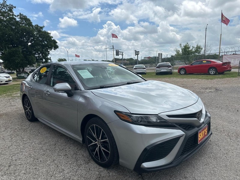 Toyota Camry Vehicle Image 02