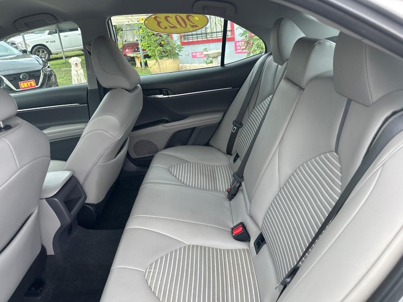 Toyota Camry Vehicle Image 07