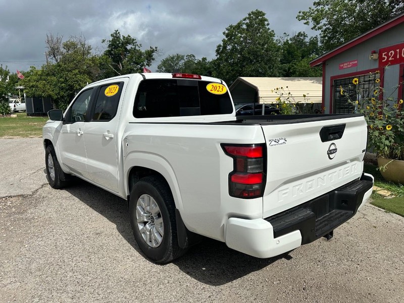 Nissan Frontier Vehicle Image 03