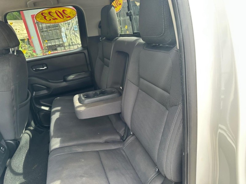 Nissan Frontier Vehicle Image 07