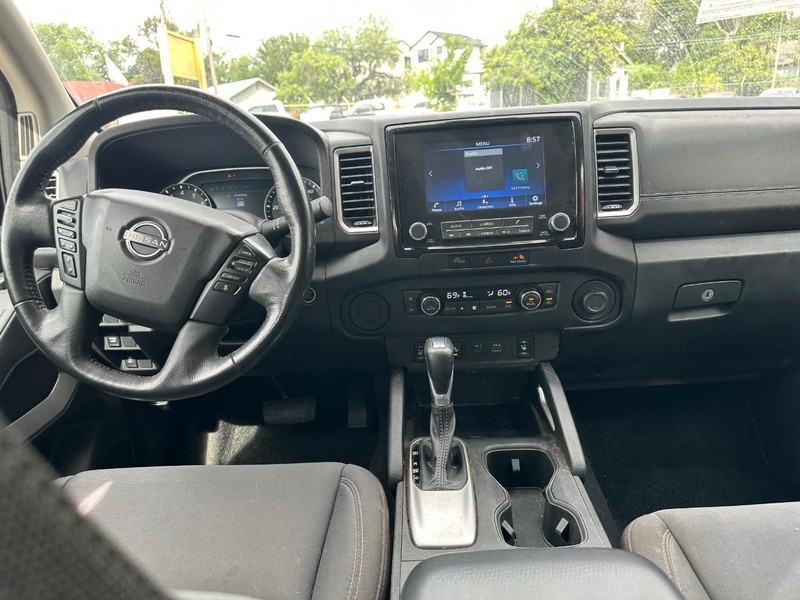Nissan Frontier Vehicle Image 08