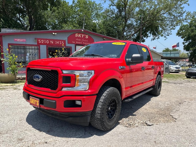 Ford F-150 Vehicle Full-screen Gallery Image 01