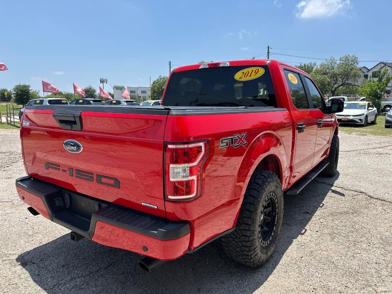 Ford F-150 Vehicle Full-screen Gallery Image 05