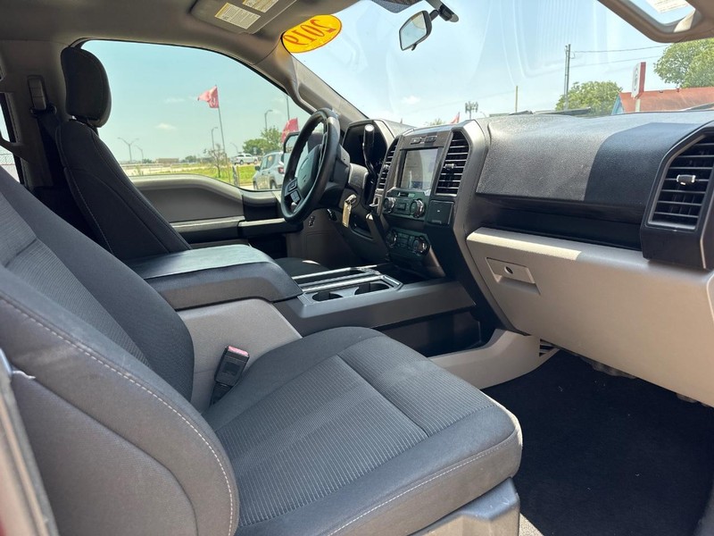 Ford F-150 Vehicle Full-screen Gallery Image 08