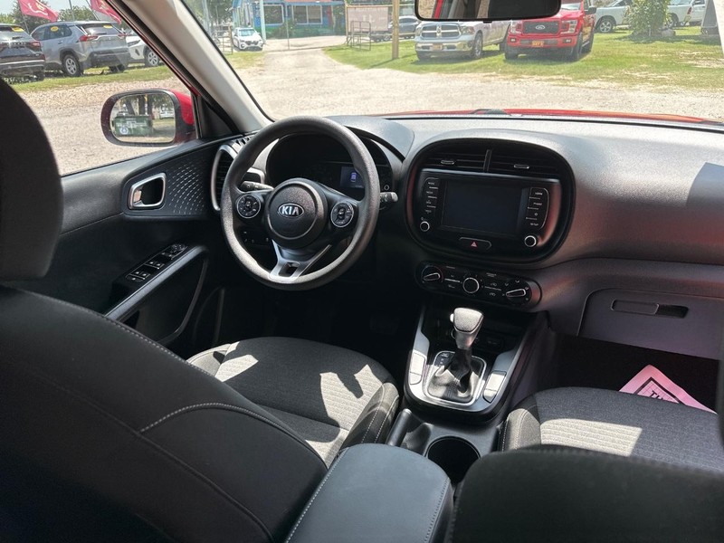 Kia Soul Vehicle Image 09