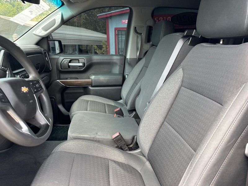 Chevrolet Silverado 1500 Vehicle Image 11