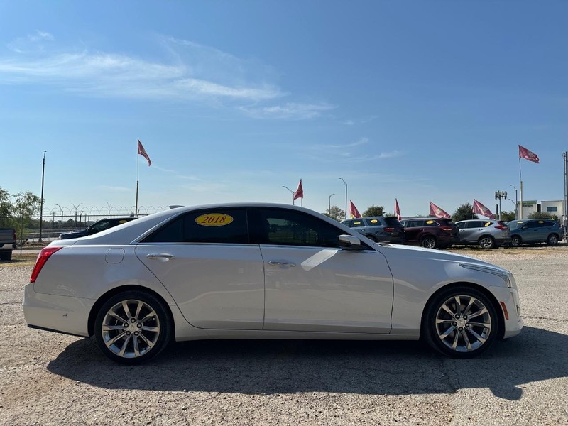 Cadillac CTS Sedan Vehicle Image 03