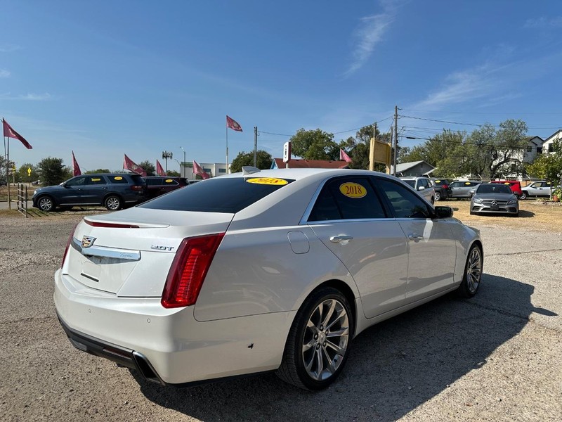 Cadillac CTS Sedan Vehicle Image 04