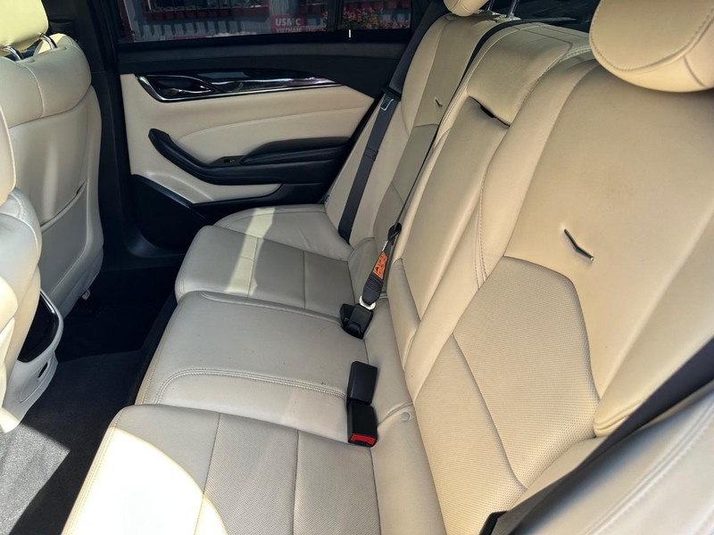 Cadillac CTS Sedan Vehicle Image 09