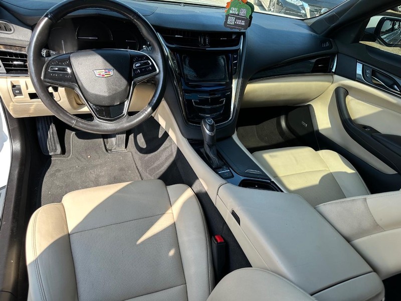 Cadillac CTS Sedan Vehicle Image 10