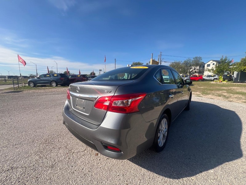 Nissan Sentra Vehicle Image 03