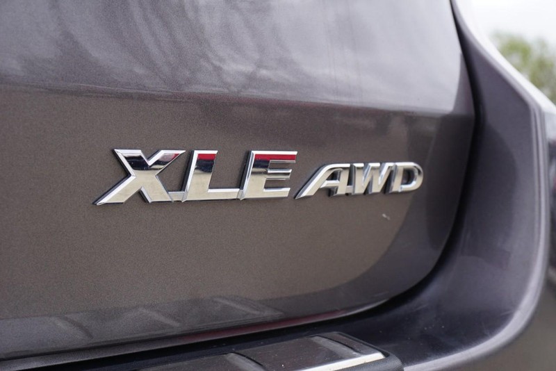 2019 Toyota Highlander XLE AWD photo