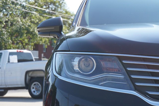 2018 Lincoln MKX Reserve AWD image 09