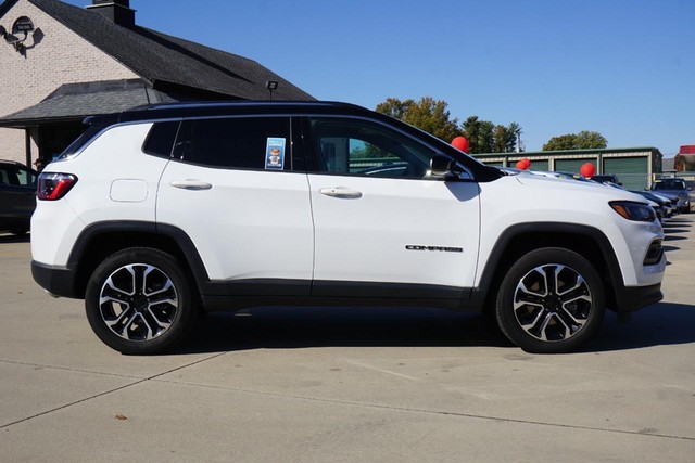 2022 Jeep Compass 4WD Limited image 02