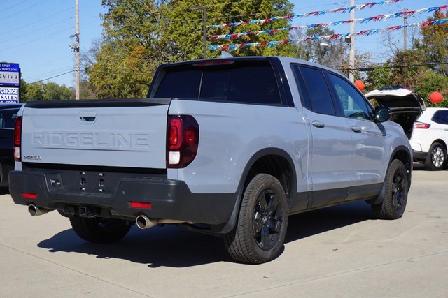 2024 Honda Ridgeline Black Edition image 03