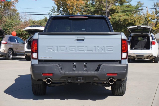 2024 Honda Ridgeline Black Edition image 04