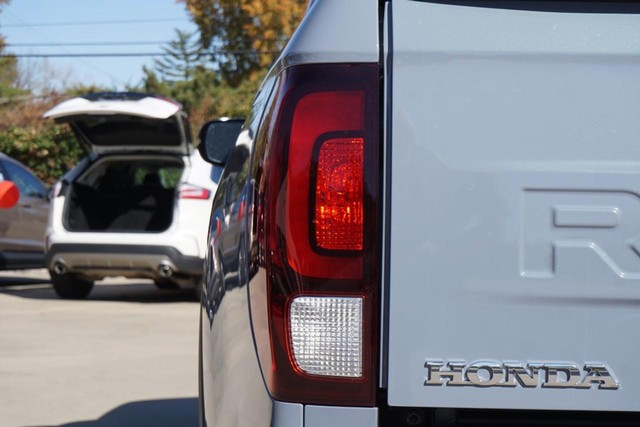 2024 Honda Ridgeline Black Edition image 19