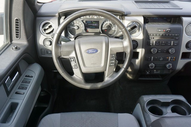 2012 Ford F-150 4WD XLT SuperCrew image 32