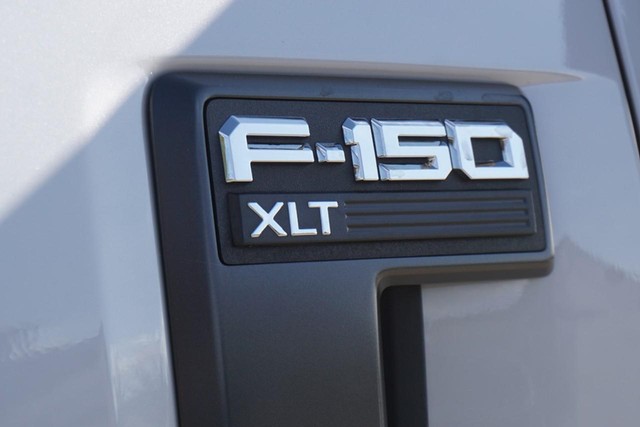 2022 Ford F-150 4WD XLT SuperCrew image 14