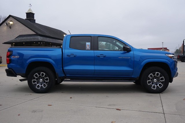 2023 Chevrolet Colorado Crew Cab 4WD Z71 image 02