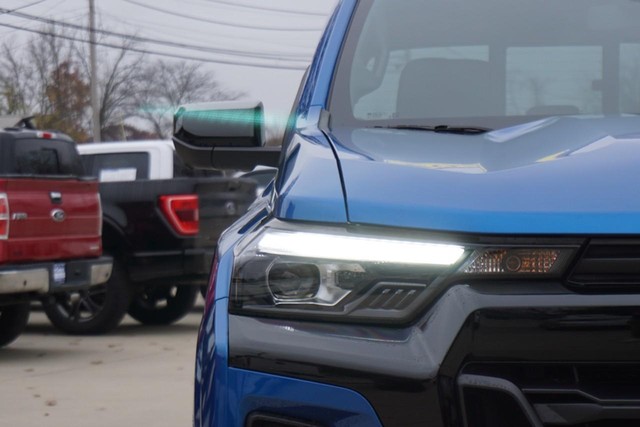 2023 Chevrolet Colorado Crew Cab 4WD Z71 image 09