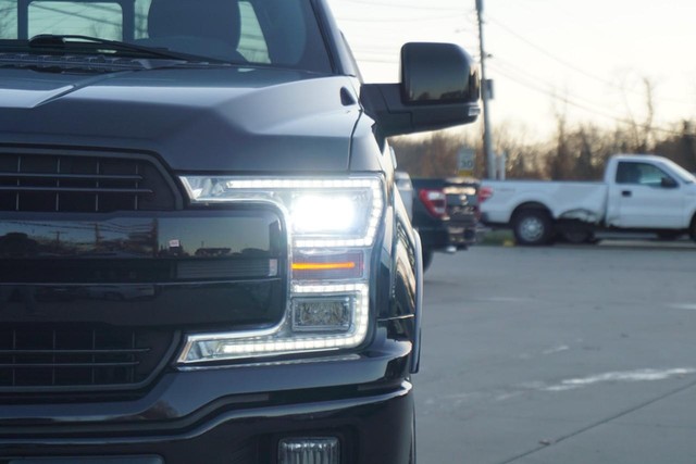 2019 Ford F-150 4WD Lariat SuperCrew image 10