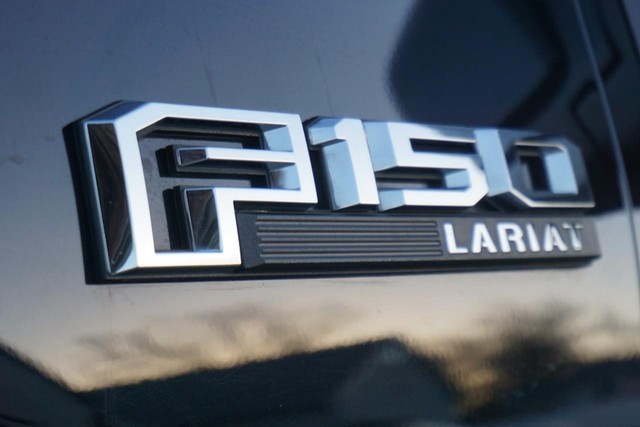 2019 Ford F-150 4WD Lariat SuperCrew image 12