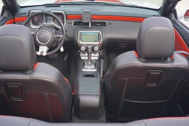 2011 Chevrolet Camaro 2SS Convertible image 14