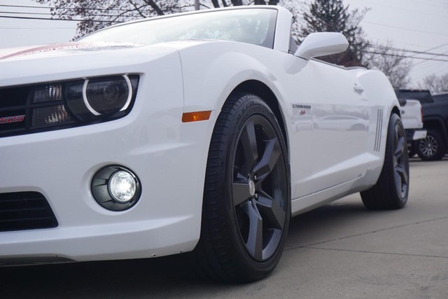 2011 Chevrolet Camaro 2SS Convertible image 19