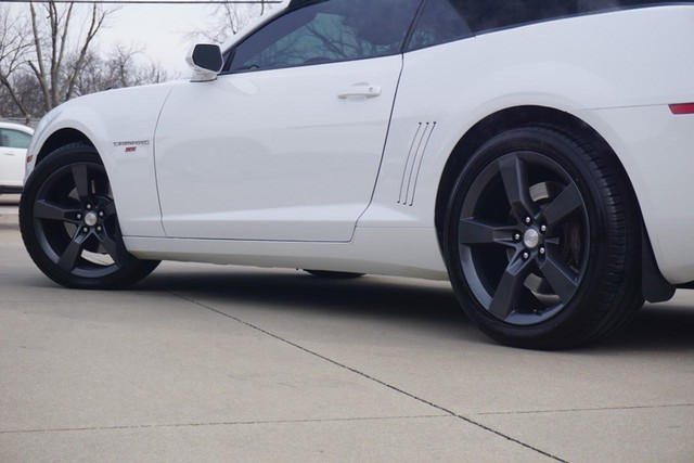 2011 Chevrolet Camaro 2SS Convertible image 23