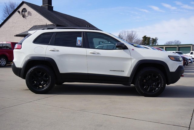 2019 Jeep Cherokee Trailhawk 4WD image 02