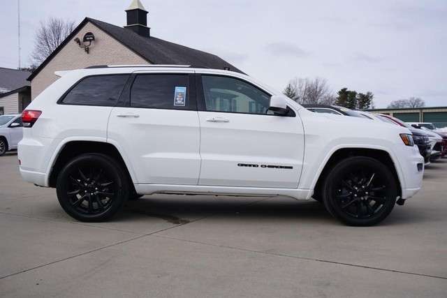 2020 Jeep Grand Cherokee Altitude 4WD image 02