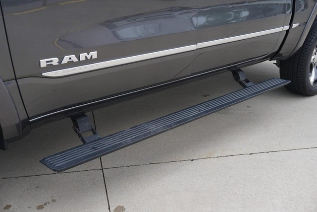 2019 Ram 1500 4WD Limited Crew Cab image 14