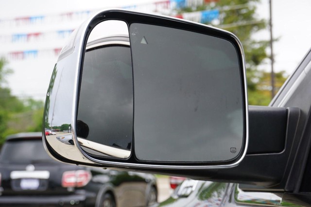 2019 Ram 1500 4WD Limited Crew Cab image 18