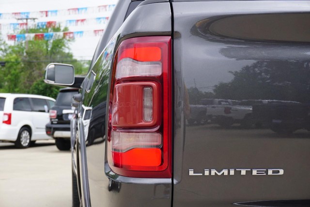 2019 Ram 1500 4WD Limited Crew Cab image 21