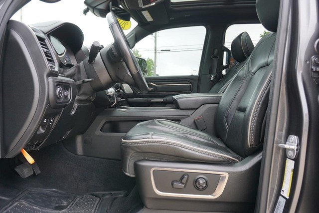 2019 Ram 1500 4WD Limited Crew Cab image 28
