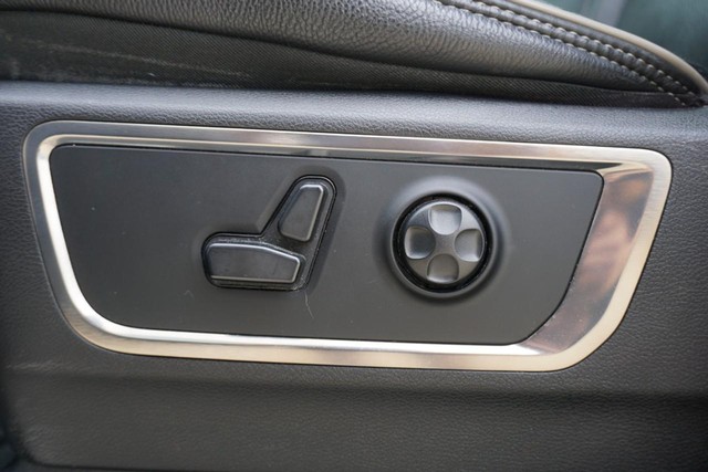 2019 Ram 1500 4WD Limited Crew Cab image 29