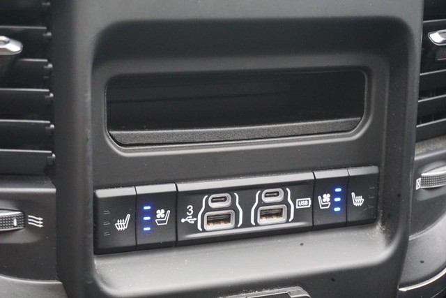 2019 Ram 1500 4WD Limited Crew Cab image 43