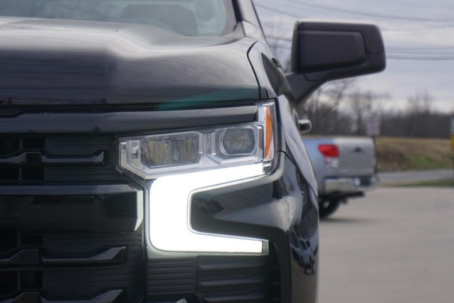 2023 Chevrolet Silverado 1500 4WD RST Crew Cab image 10