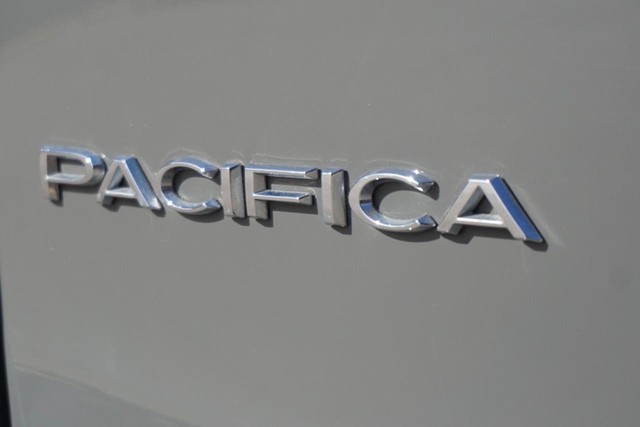 2023 Chrysler Pacifica Touring L FWD image 19