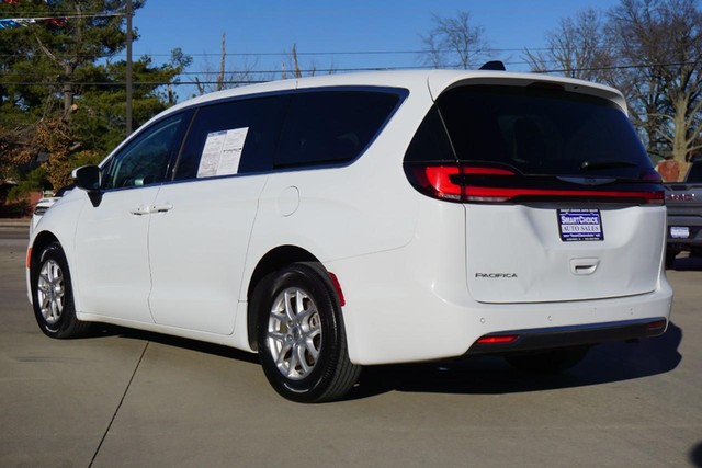 2023 Chrysler Pacifica Touring L FWD image 05