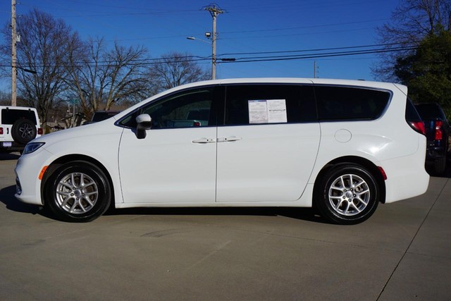 2023 Chrysler Pacifica Touring L FWD image 06