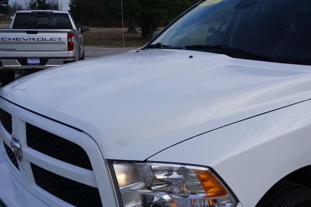 2022 Ram 1500 Classic Express 4X4 image 12