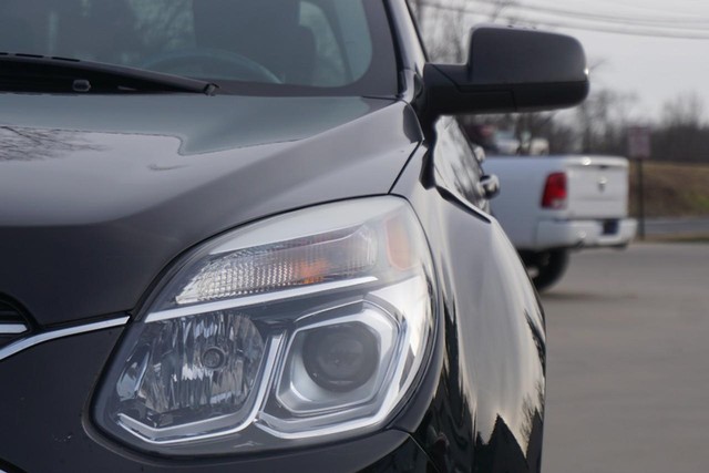 2017 Chevrolet Equinox LT FWD image 10