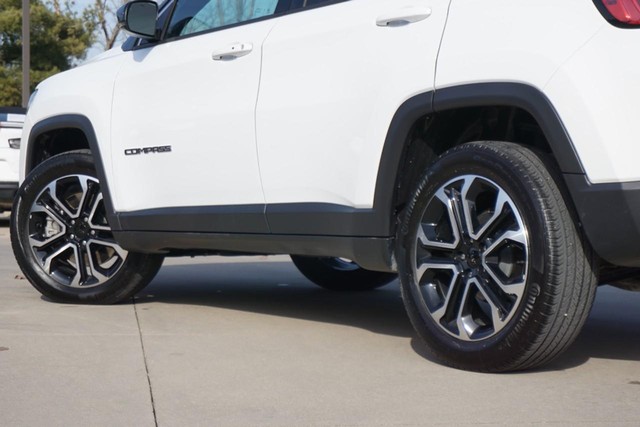 2023 Jeep Compass 4WD Limited image 14