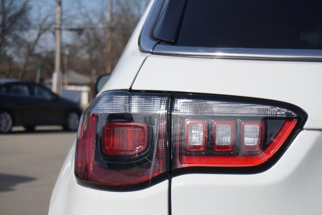 2023 Jeep Compass 4WD Limited image 17