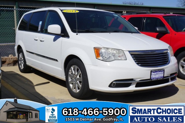 2014 Chrysler Town & Country Touring image 01