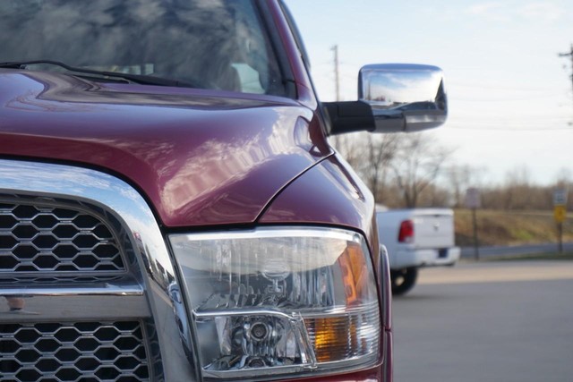 2011 Ram 1500 4WD Laramie Crew Cab image 10